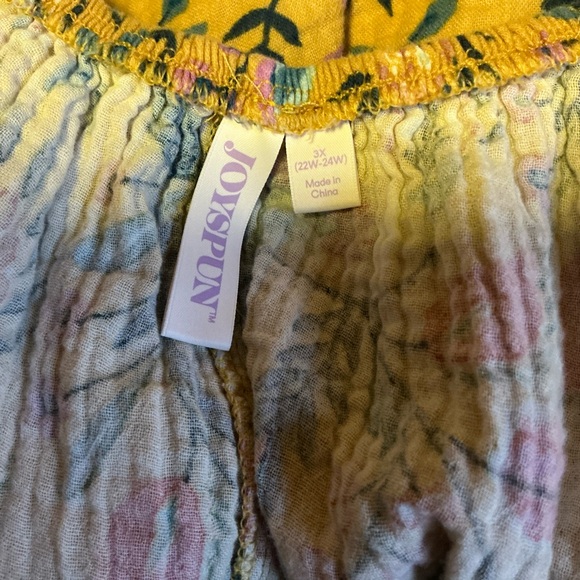 Joyspun bright floral boho peasant top - Picture 2 of 13